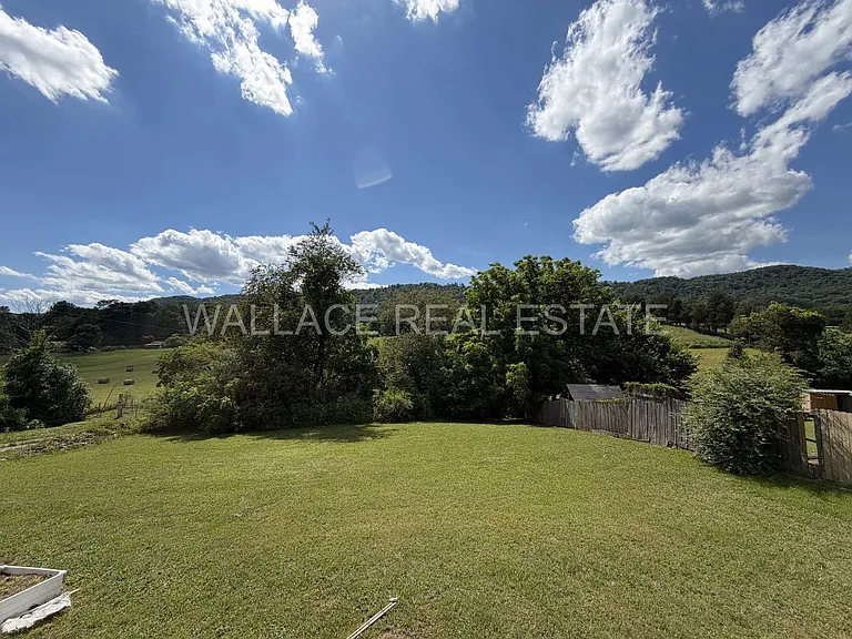 3175 Dutch Valley Rd — Photo 12
