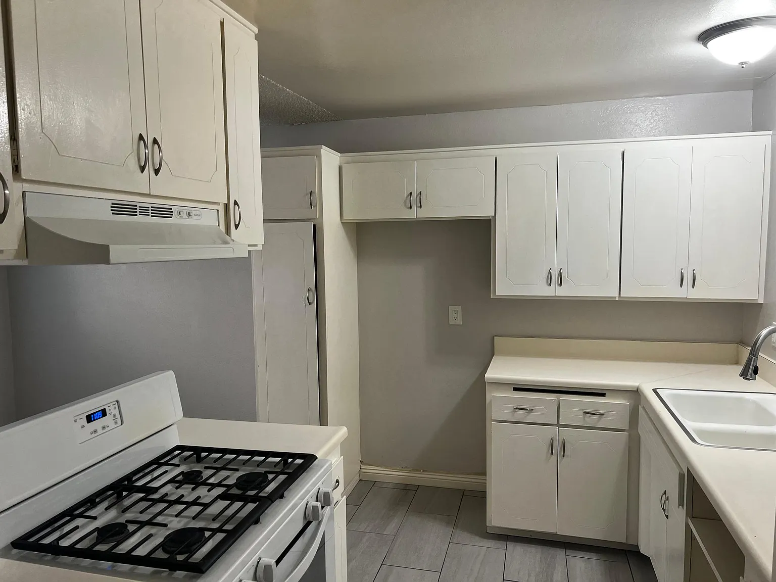 2 bed, 1050 sqft, $1,995 — Photo 3