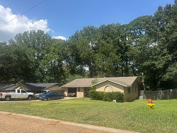 2nd image of 2254 Urbandale St