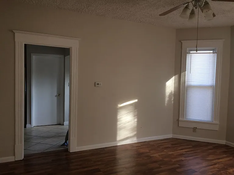 600 N Linden St — Photo 6