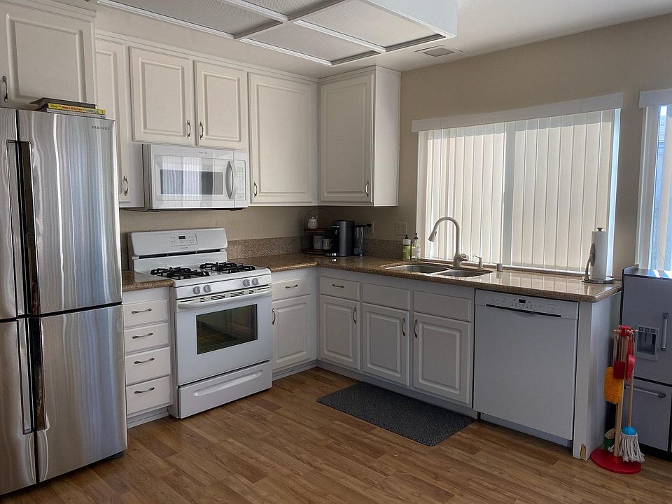 2nd image of 10140 Knight Dr