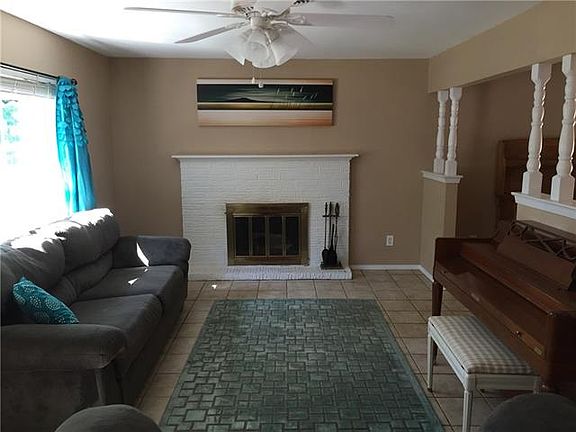 3rd image of 2814 Norwood Ln