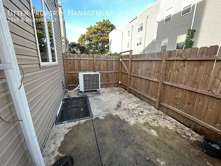 1945 N Marshall St #A — Photo 39