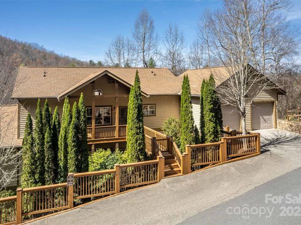 226 Sawgrass Dr #3, Whittier, NC 28789