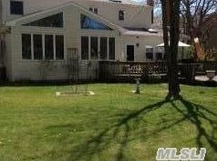 30 Sequams Ln, West Islip, NY 11795