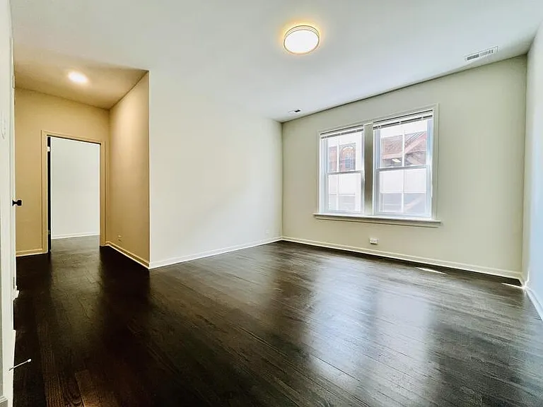 1371 S California Ave #2W — Photo 2