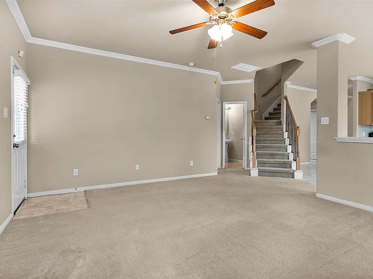 9419 Elliotts Ct — Photo 13