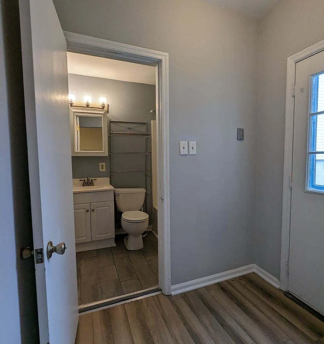 2 bed, 798 sqft, $1,550 — Photo 1