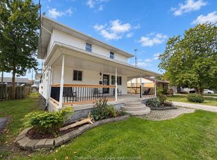 8 Canary Cres, Chatham Kent, ON N8A 1A5