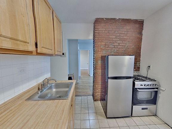 2nd image of 85 Pitt St #20-A