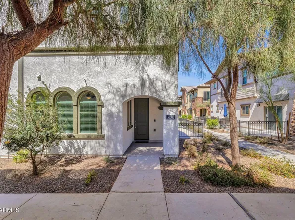 2765 S CAVALIER Drive #102, Gilbert, AZ 85295