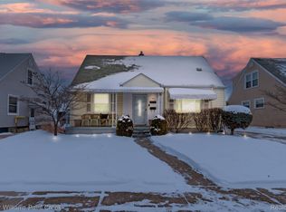 25156 Fortuna St, Roseville, MI 48066