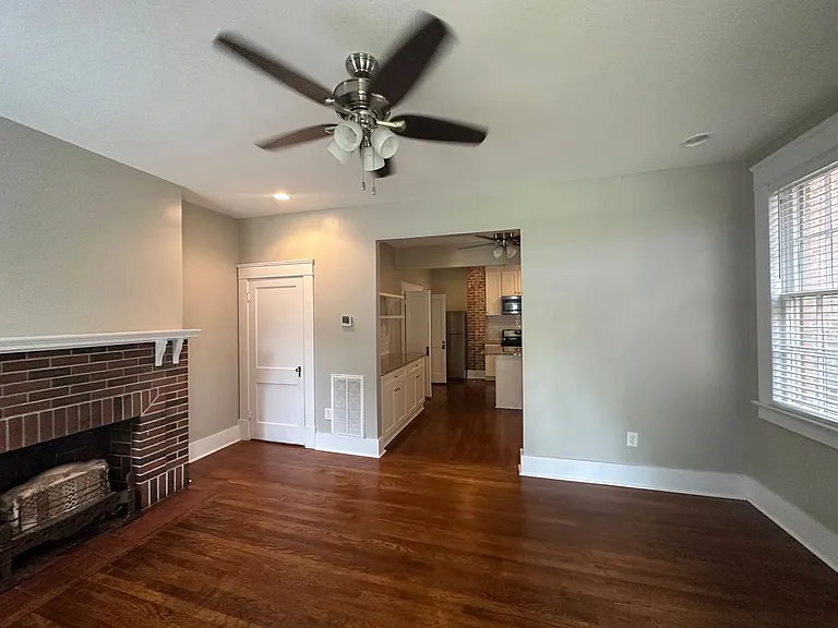 2121 Winona Ave #335 — Photo 1