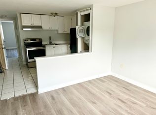 10 Russell St APT 12, Branford, CT 06405