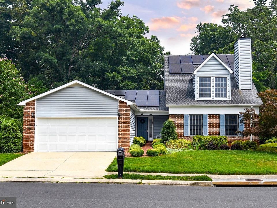 1st image of 828 Coxswain Way