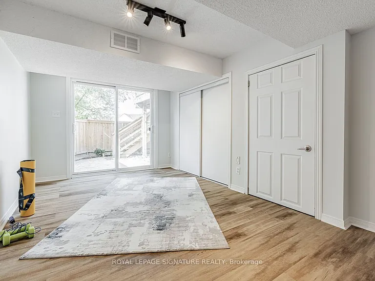 100 William Curtis Cir — Photo 6