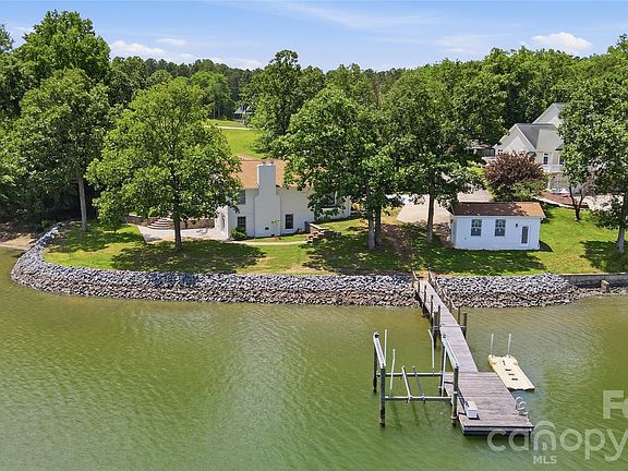4th image of 1751 Aragon Beach Rd
