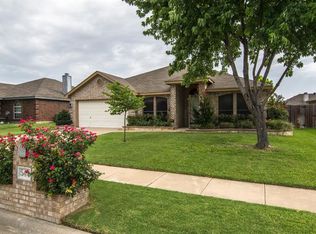 544 Asbury Dr, Saginaw, TX 76179