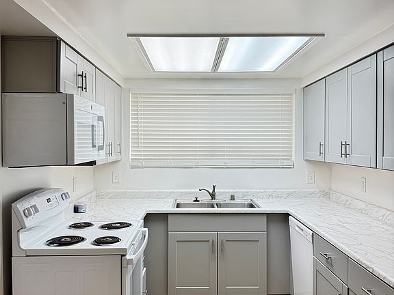 2nd image of 21325 Bancroft Ct