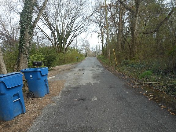 5th image of 103 Helen Ave