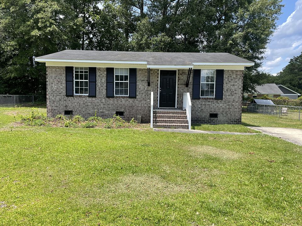 1st image of 2630 Lincoln Park Dr