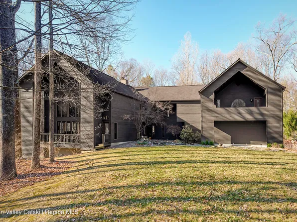 16 Winston Drive, Rhinebeck, NY 12572