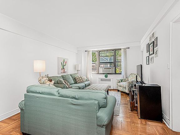 2nd image of 3103 Fairfield Ave APT 2B