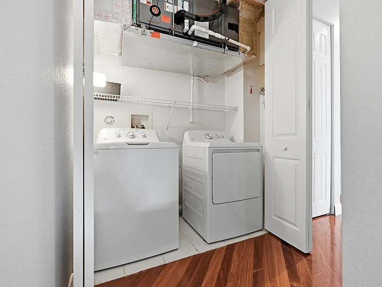 542 NE 7th Ave #2 — Photo 39