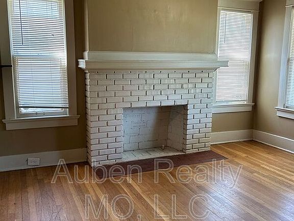 2nd image of 5313 Charlotte St