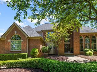 4975 Crestone Way, Rochester, MI 48306