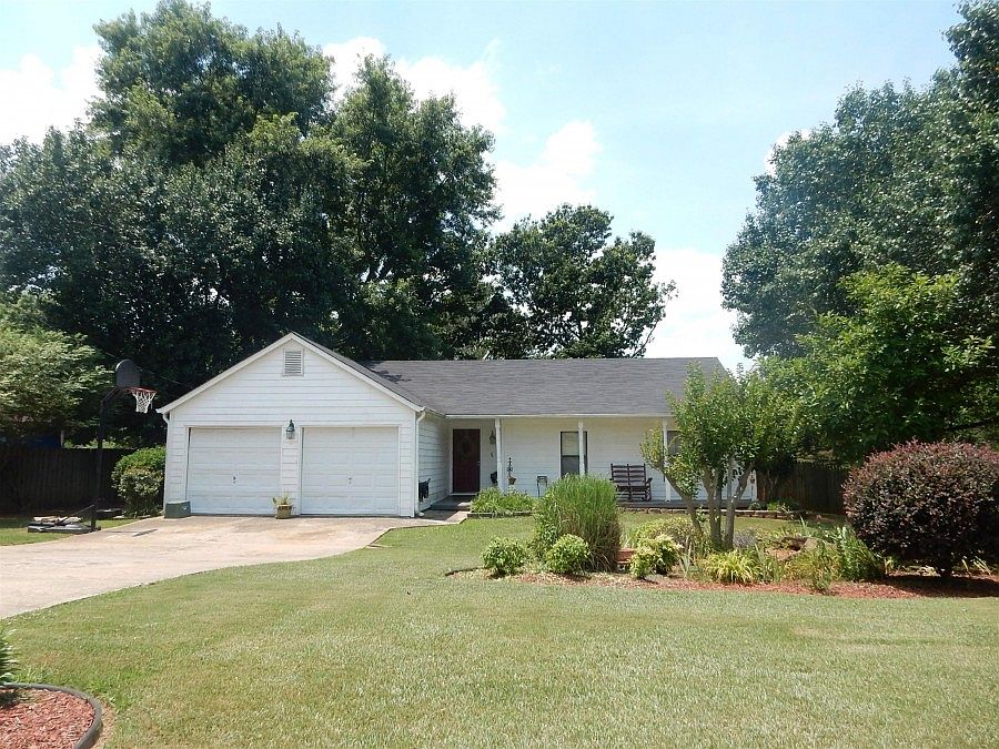 1st image of 934 River Rock Dr