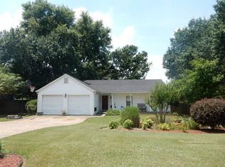 934 River Rock Dr, Woodstock, GA 30188