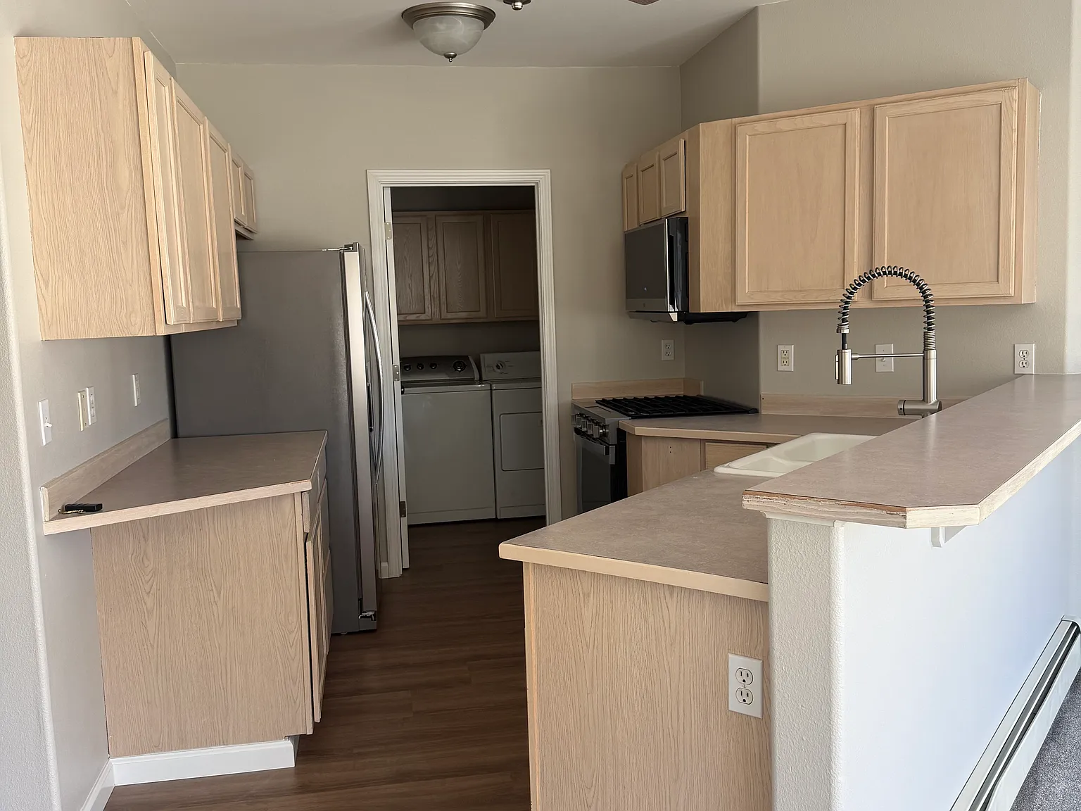 3 bed, 980 sqft, $2,600 — Photo 3