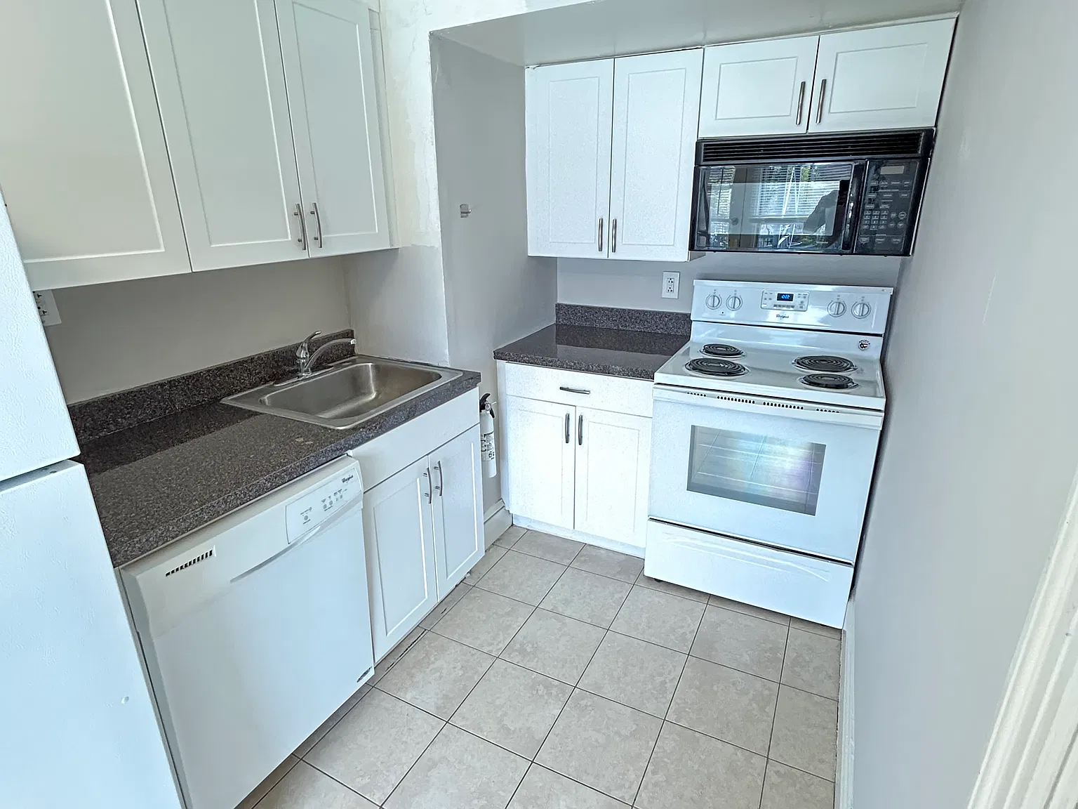 2 bed, $1,650 — Photo 2