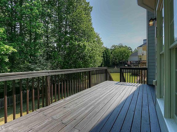 4th image of 704 Arlington Ln SE #35
