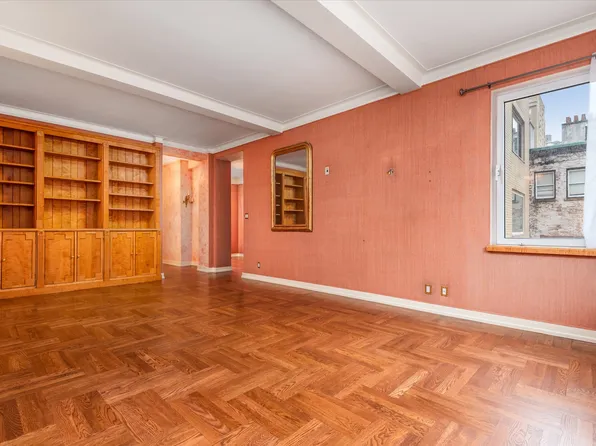 930 5th Avenue image 8 of 21