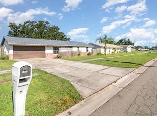 6004 Firefly Ln, Apollo Beach, FL 33572