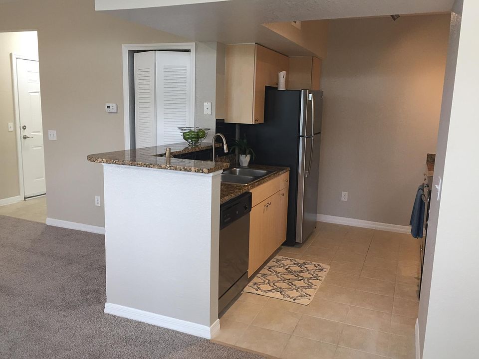 1st image of 1733 Lakemont Ave APT 103