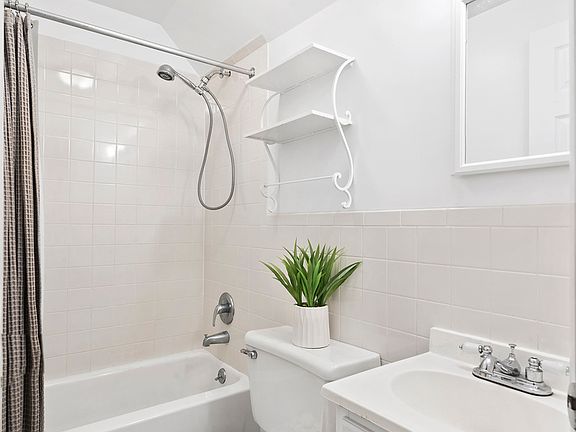 4th image of 267 W 90th St APT 1F