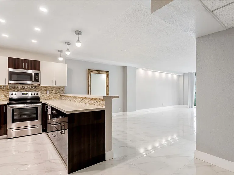 19380 Collins Ave #507 — Photo 3