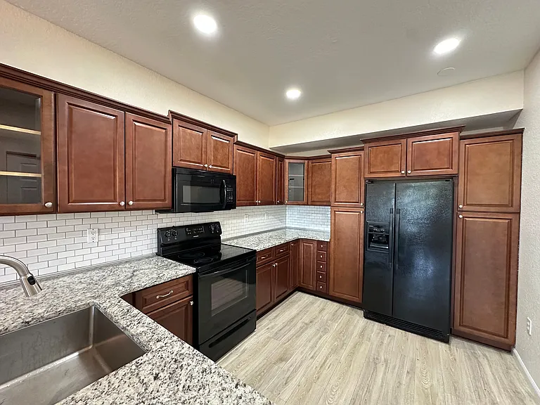 6361 Aragon Way #MAIN — Photo 7