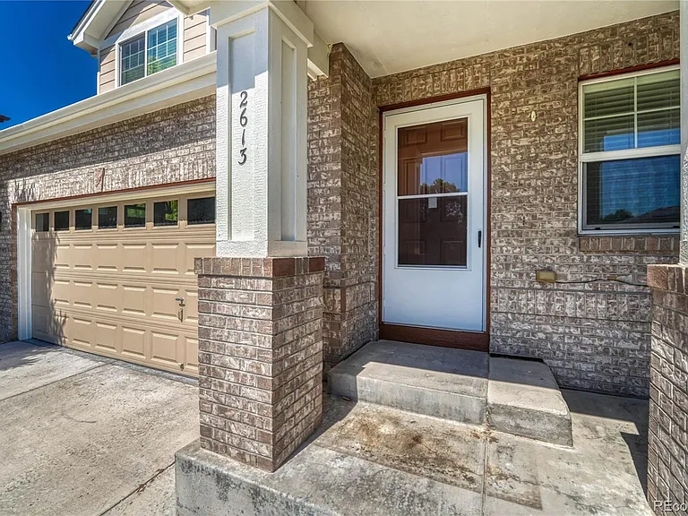 2613 S Killarney Ct — Photo 2