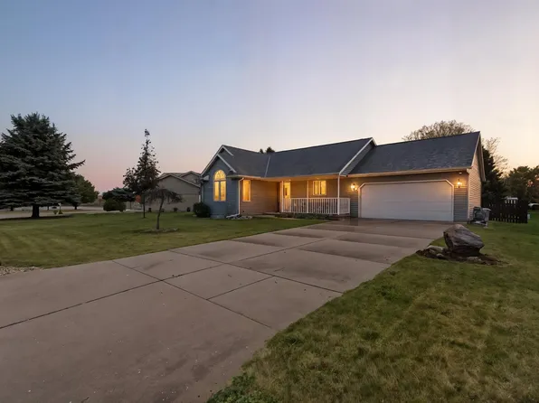 2832 Calgary Ln, Janesville, WI 53545
