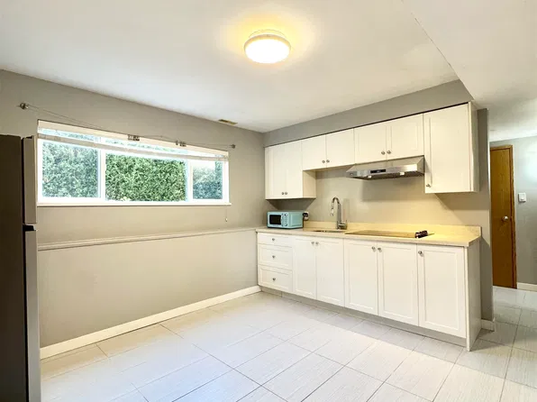 68XX Stanley St, Burnaby, BC V5E 1V3