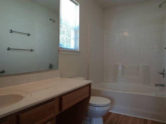 Master bath has garden tu