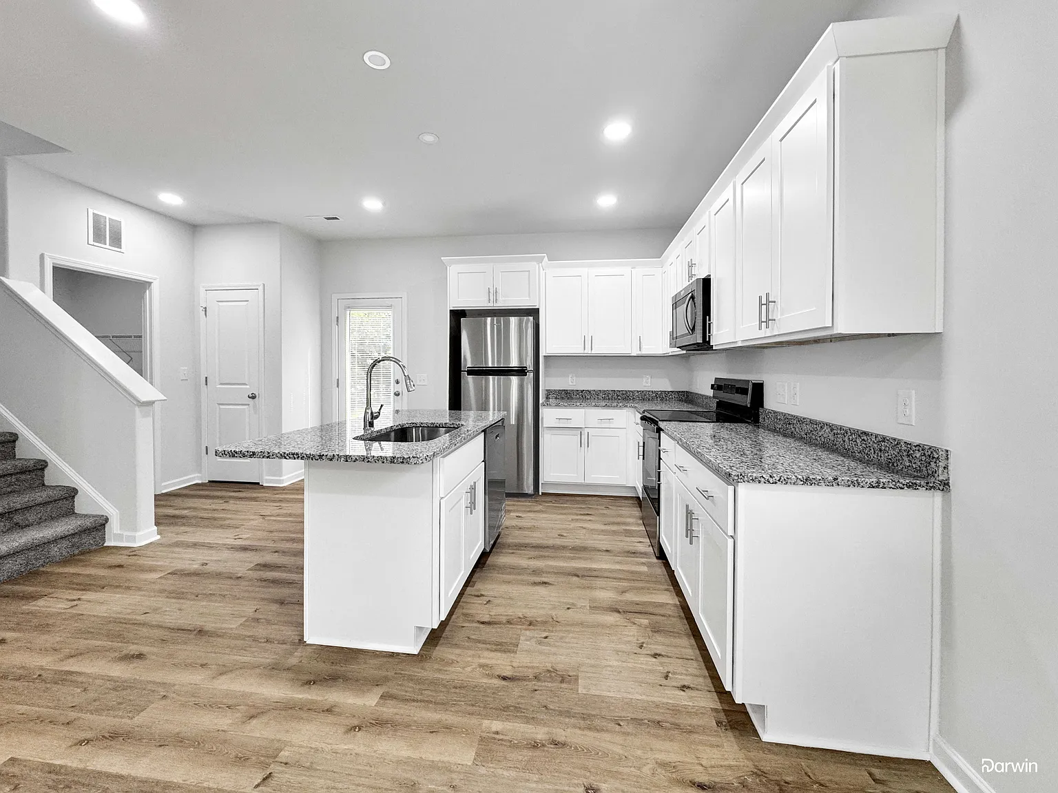 4 bed, 3.0 bath, 1000 sqft, $1,770 — Photo 3