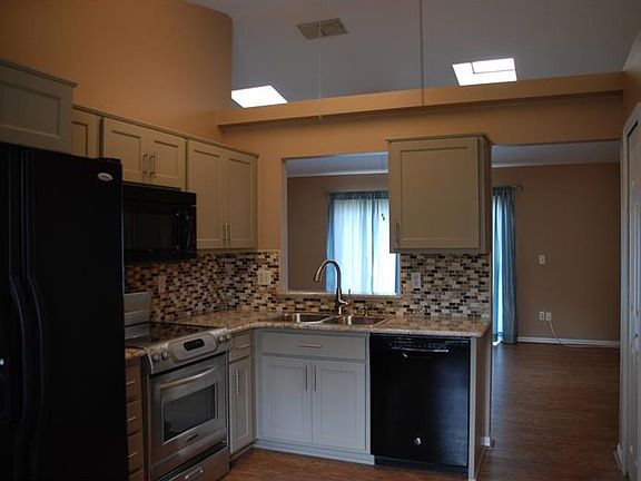 5th image of 1291 Dunbridge St