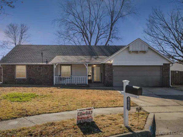 10610 E 96th Pl N, Owasso, OK 74055
