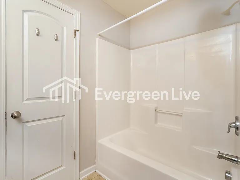 4354 Oak Pointe Dr — Photo 10