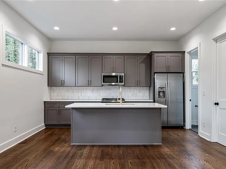 1453 Bridges Ave SW — Photo 15